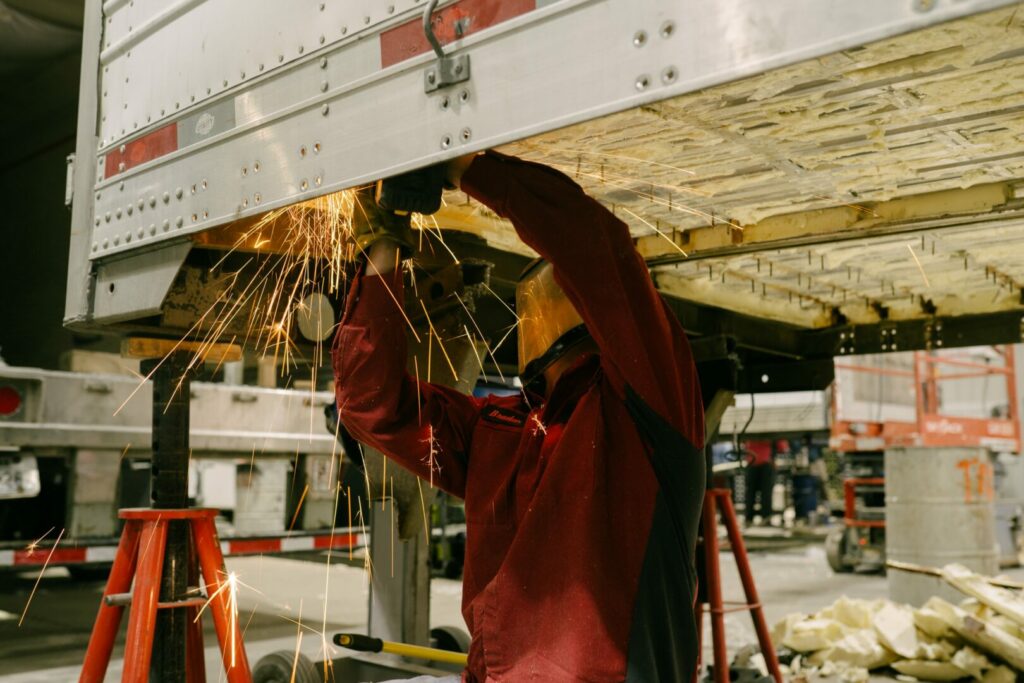 Engine Overhauls and Gearbox Repairs